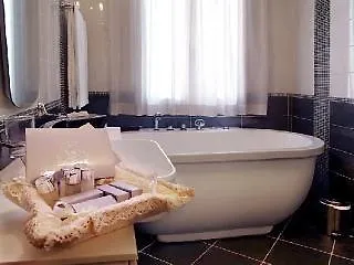 BOLGHERI MARINA RESORT ex Varo Village Hotel Marina Di Bibbona 4*,