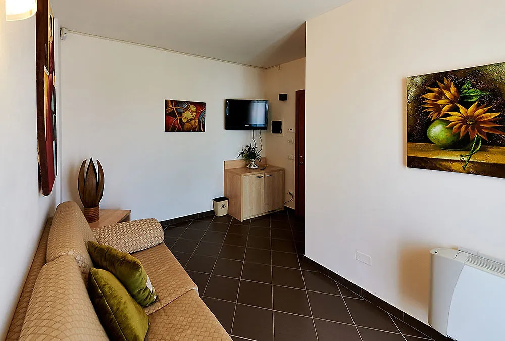 BOLGHERI MARINA RESORT ex Varo Village Hotel Marina Di Bibbona 4*,  Italië