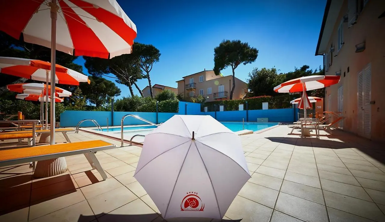 BOLGHERI MARINA RESORT ex Varo Village Hotel Marina Di Bibbona 4*,