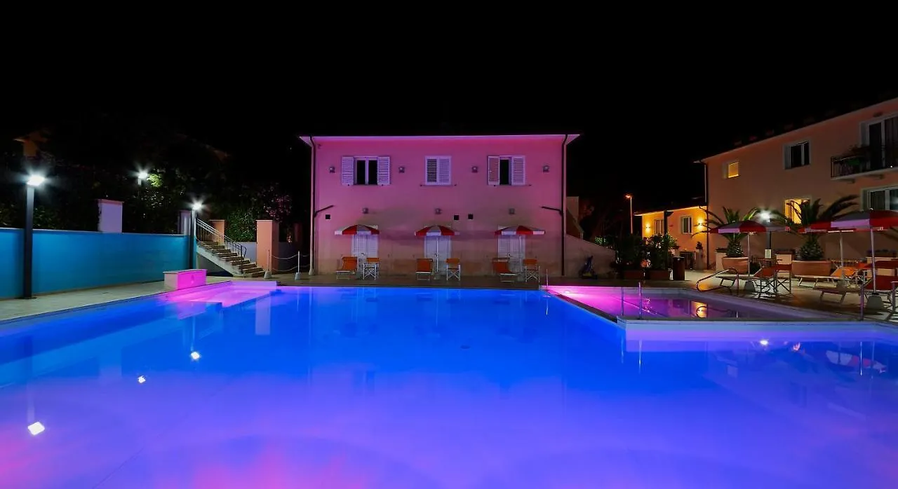 BOLGHERI MARINA RESORT ex Varo Village Hotel Marina Di Bibbona Italië