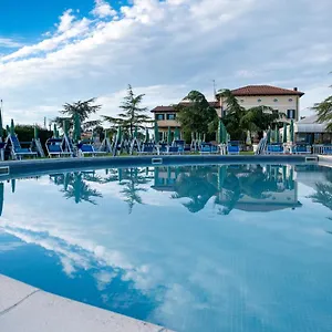 https://hotel-villa-sara.hotelinveneto.com