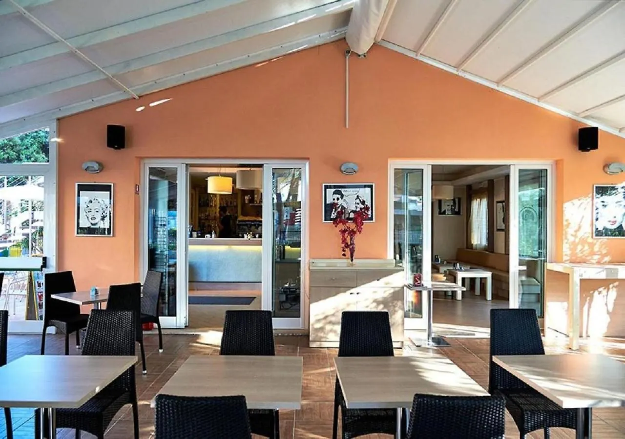 BOLGHERI MARINA RESORT ex Varo Village Hotel Marina Di Bibbona 4*,