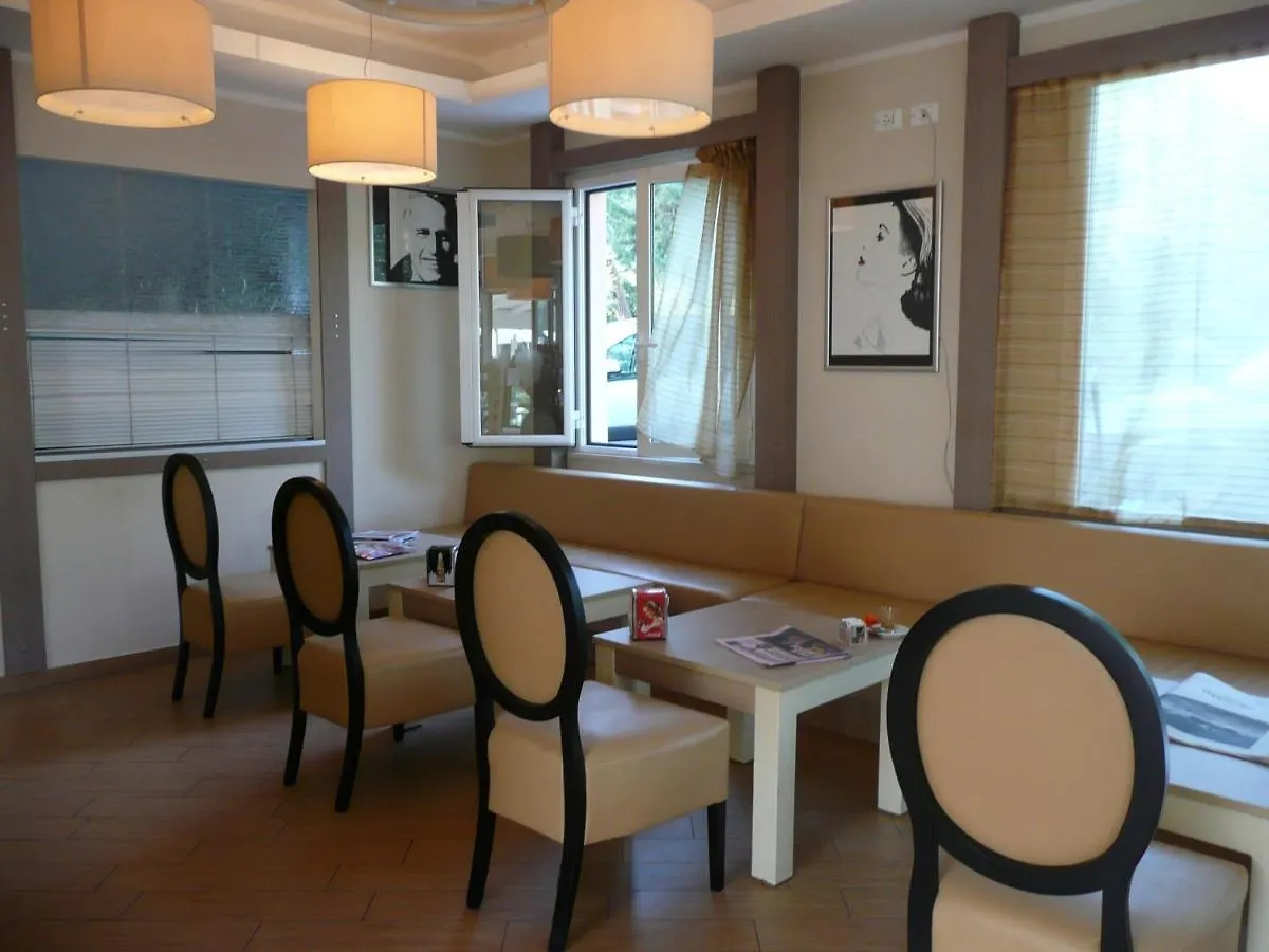 BOLGHERI MARINA RESORT ex Varo Village Hotel Marina Di Bibbona 4*,  Italia