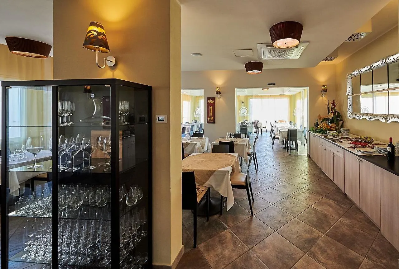 BOLGHERI MARINA RESORT ex Varo Village Hotel Marina Di Bibbona 4*,  Italia